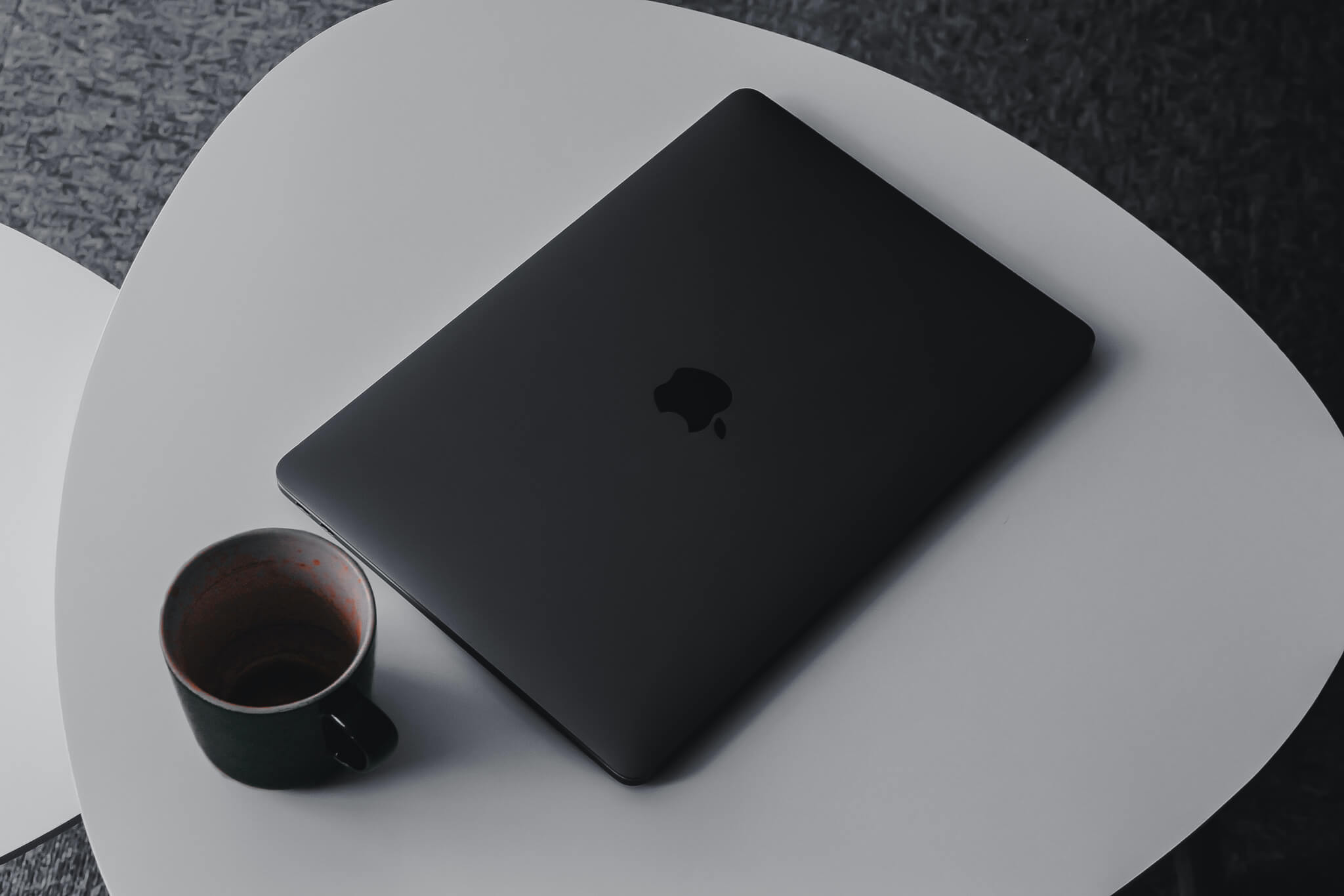 Macbook et café